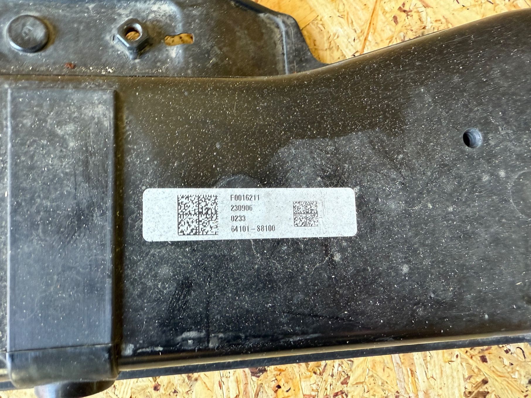 PAS PRZÓD PRZEDNI HYUNDAI PALISADE 64101-S8100