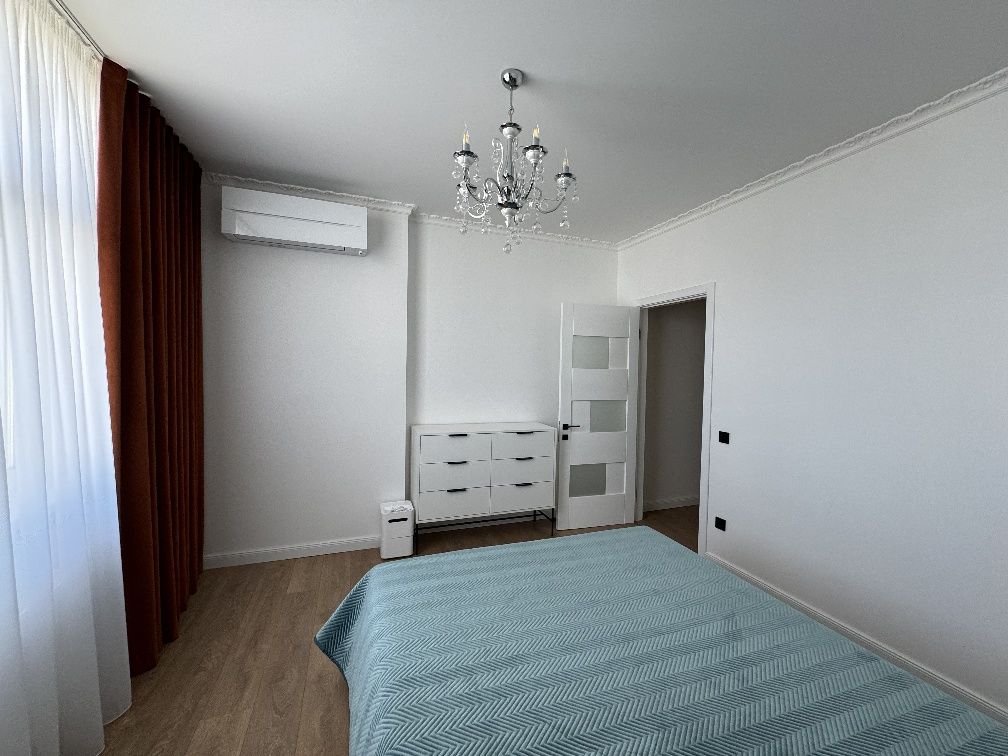 Продам 2к кв вул. Драгоманова 40з, 78.5м2