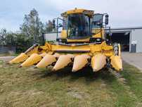 Kombajn New Holland CX-6080 + przystawka do kukurydzy