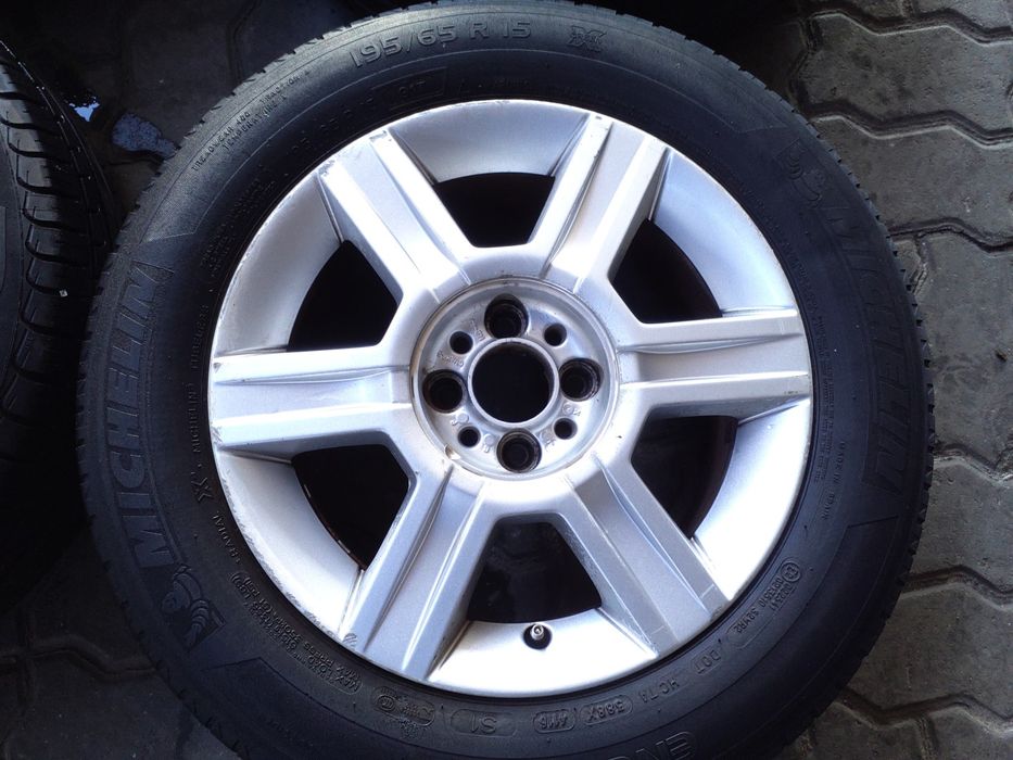 JANTES FIAT R15 COM PNEUS 195/65 FURAÇÃO 4X98