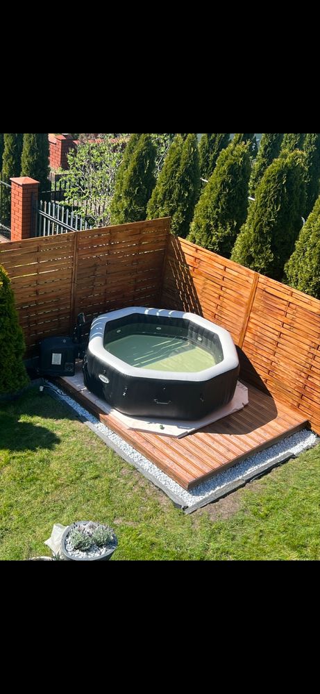 Jacuzi 6 osobowe  Index