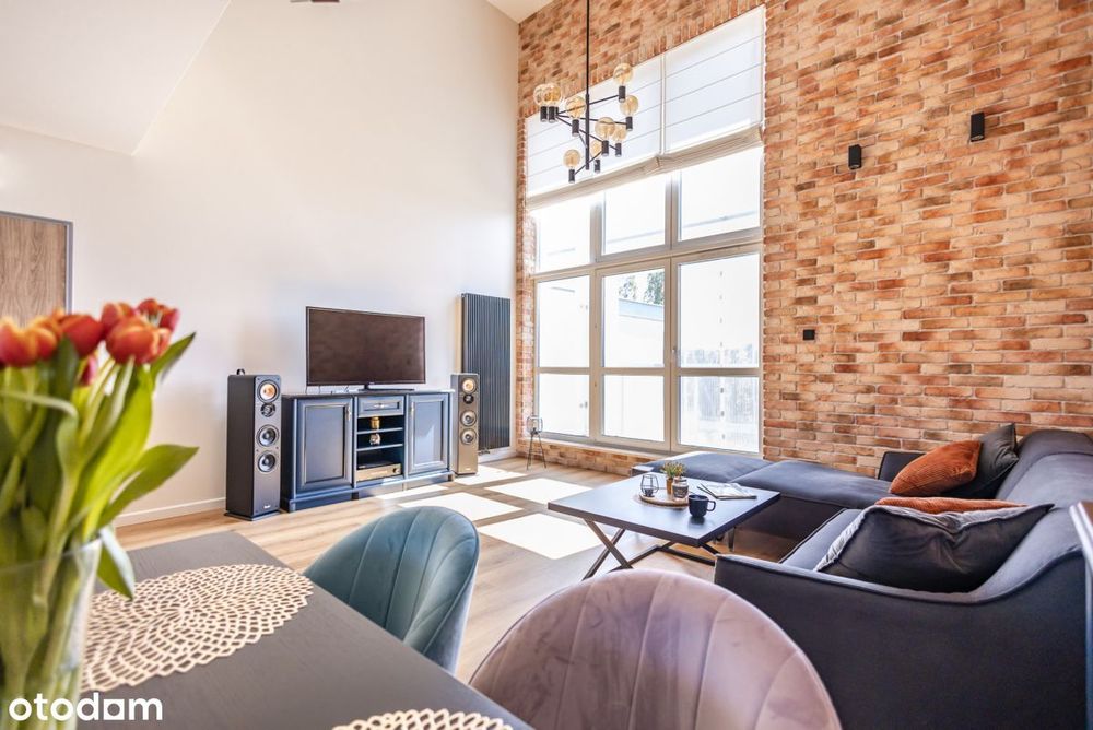 Dwupoziomowy apartament z antresolą blisko Wkd