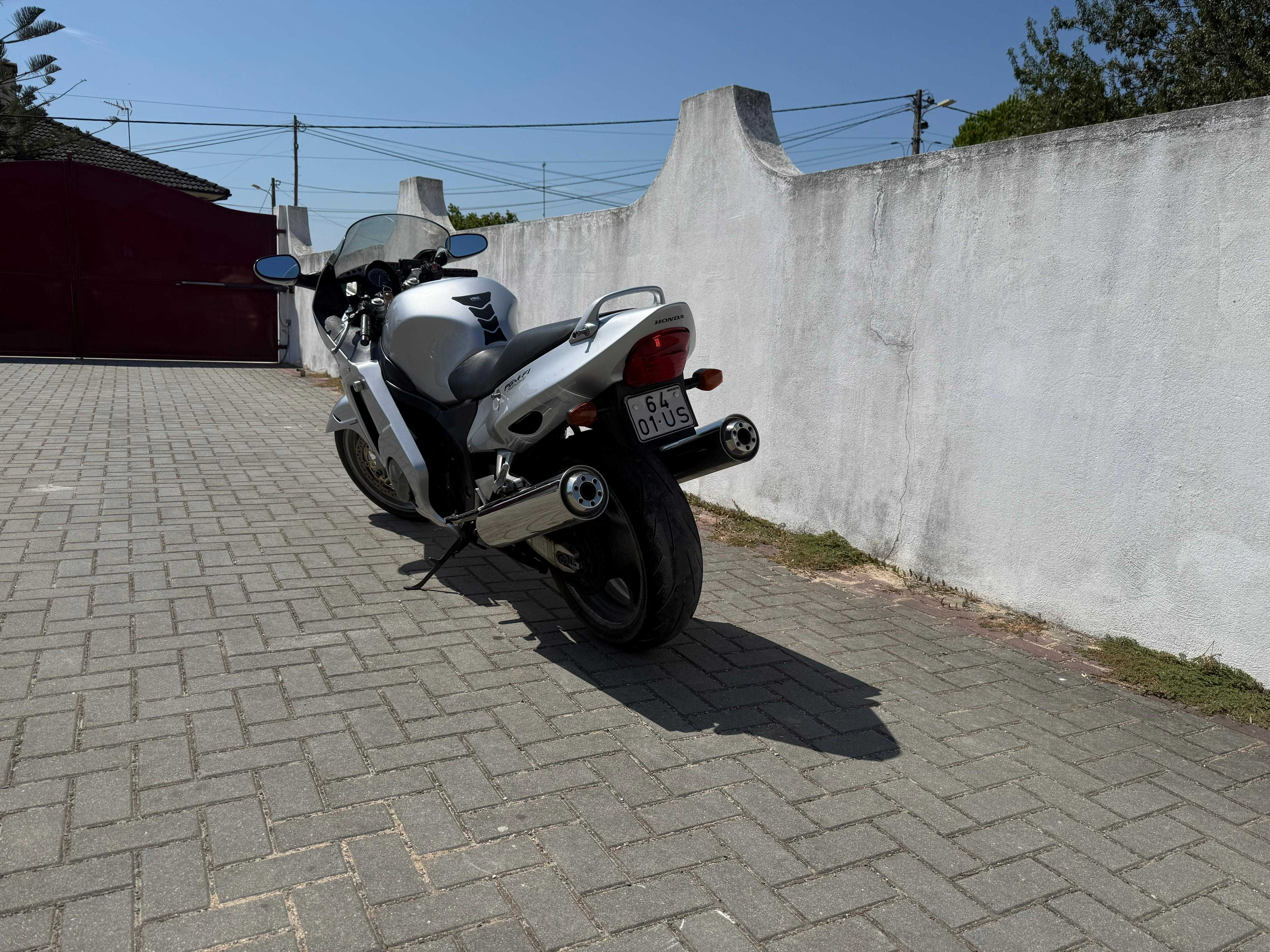 Honda CBR 1100XX Super Blackbird(2003)–A Lenda em Perfeitas Condições