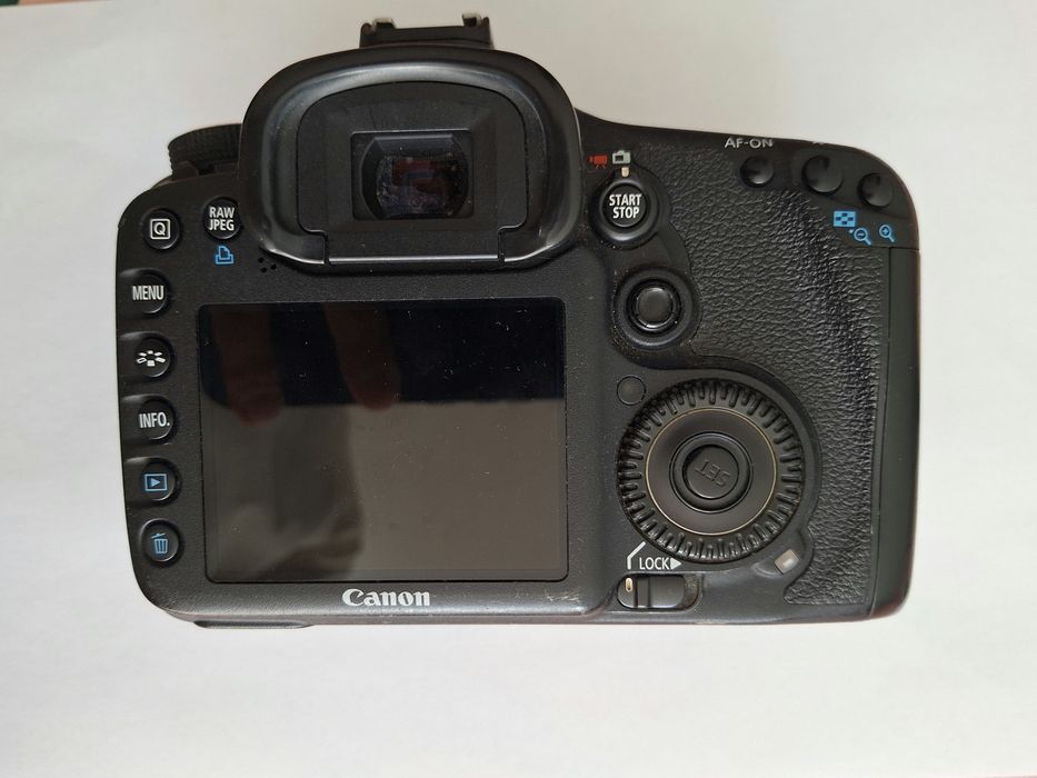 Canon 7d body - brak ładowarki