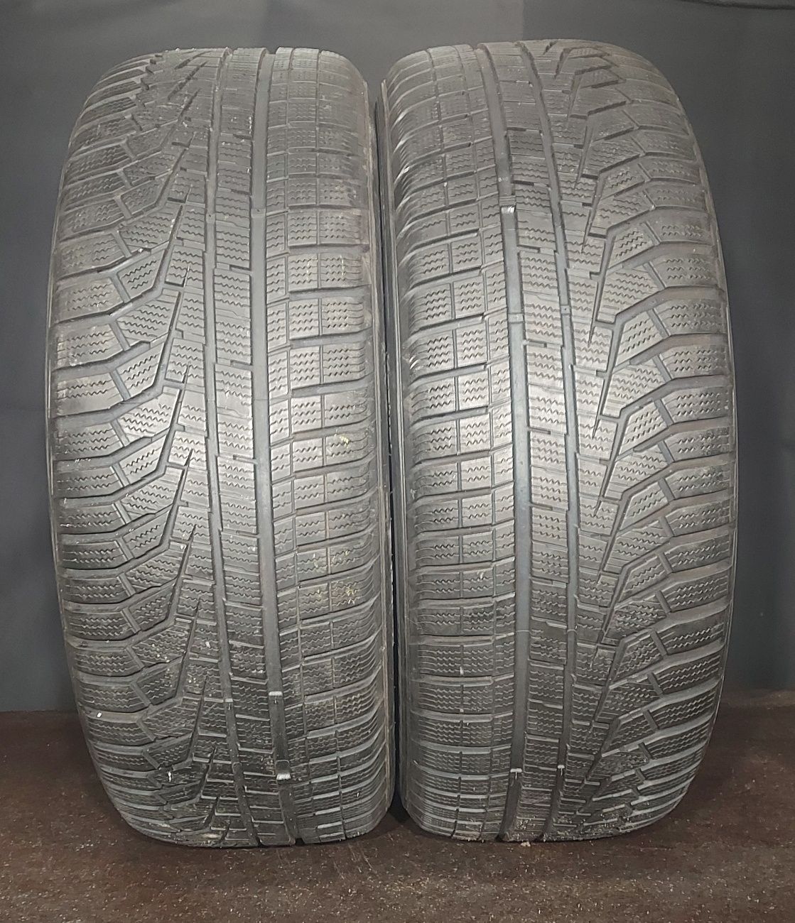 2x 235/55R19 Hankook Winter i*cept Evo2 SUV