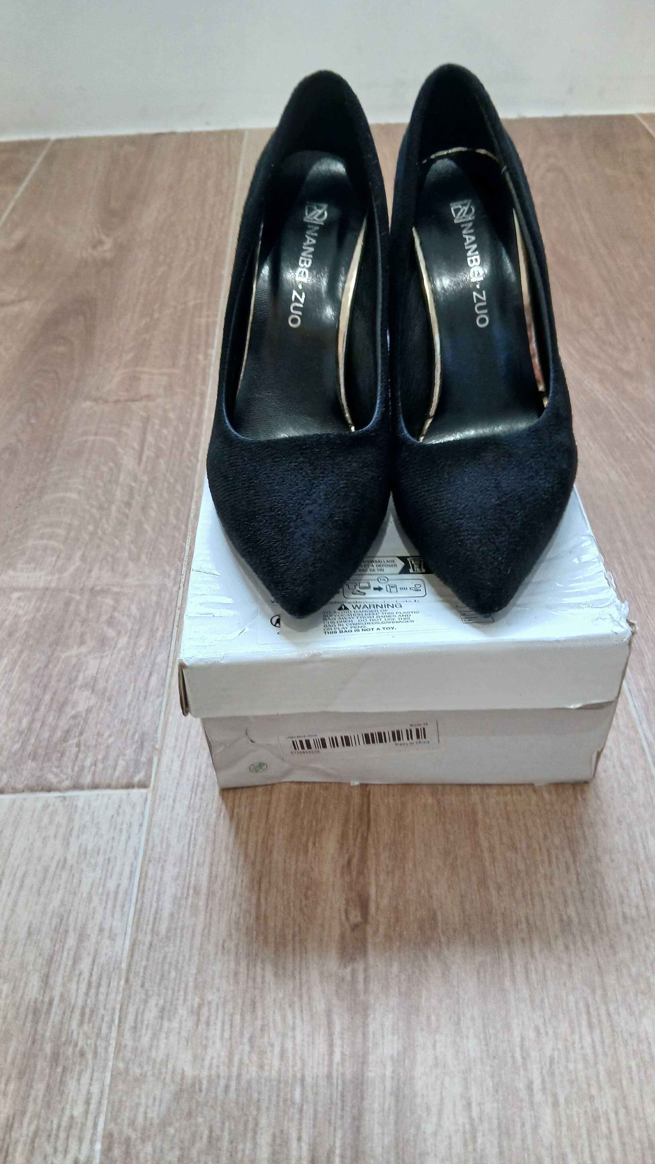 Sapato preto elegante