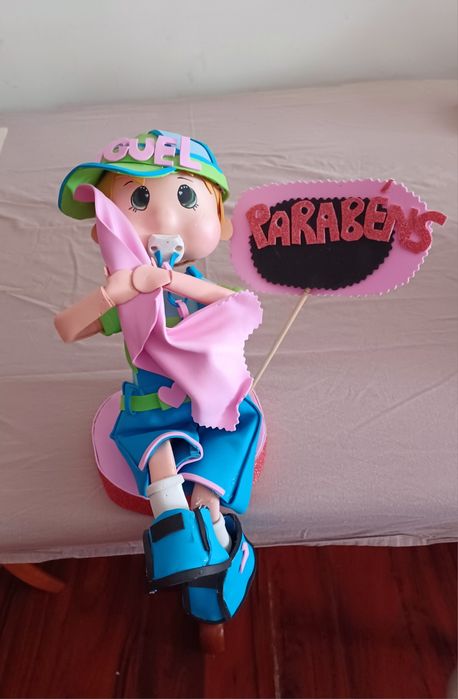 Boneco feito em Eva com nome Miguel