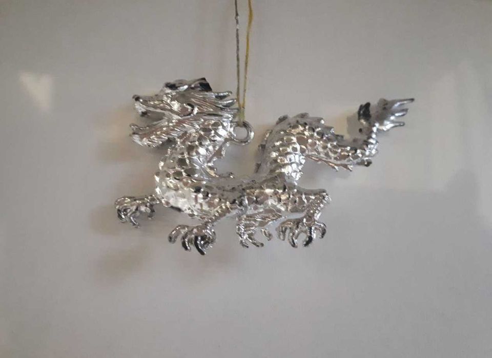 Іграшка новорічна Дракон. Сріблястий дракон. Брелок Дракон. Подарунок