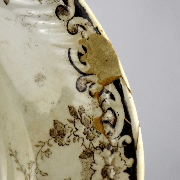 Travessa Faiança Real Fábrica de Sacavém séc. XIX