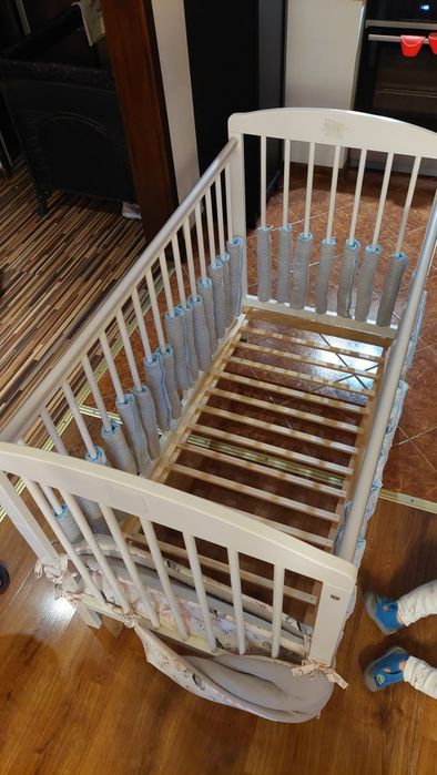 Łóżeczko dla dziecka drewniane