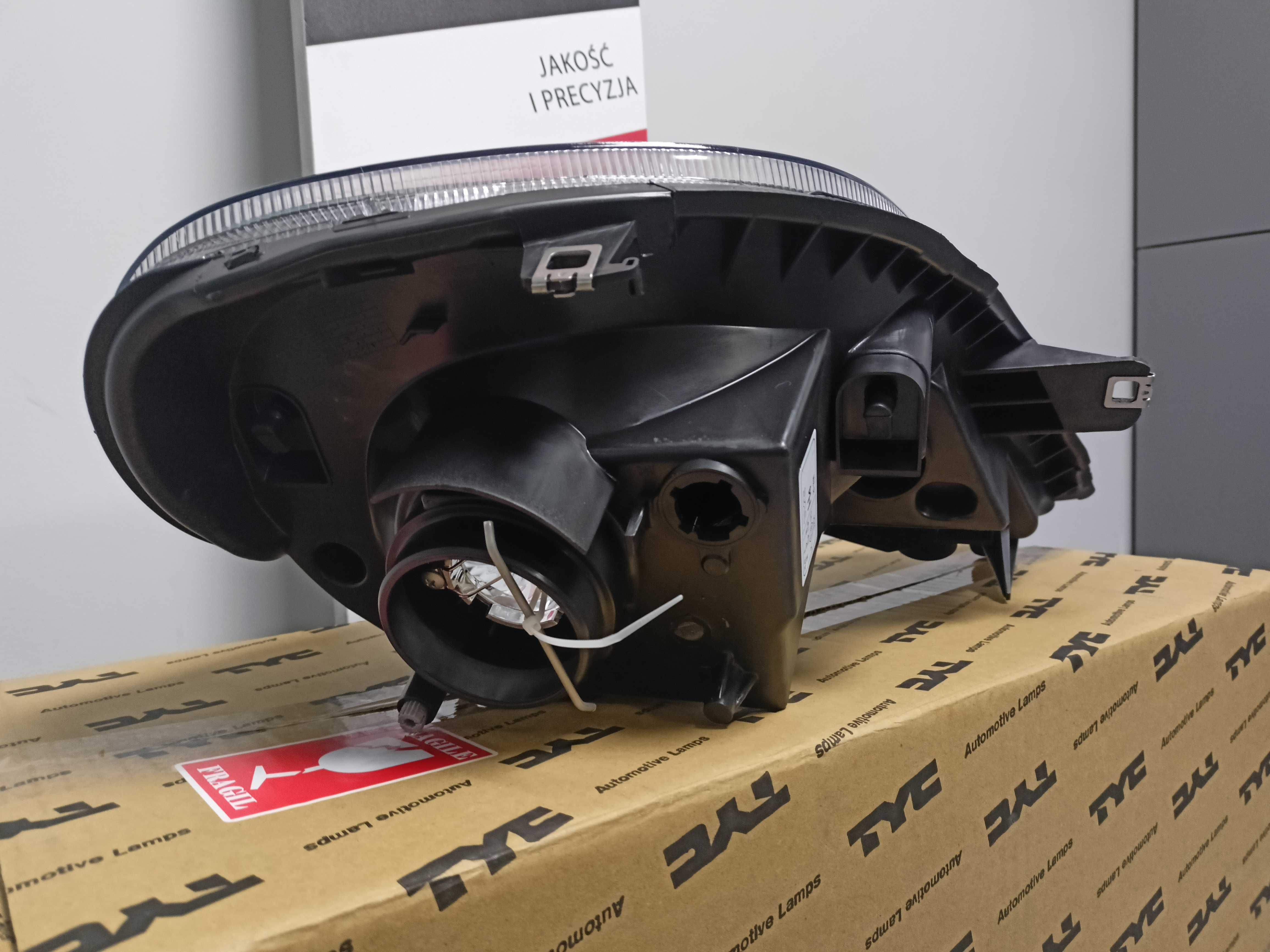 Vivaro/Trafic/Primastar 07- 14 Lampa/Reflektor Lewy H4