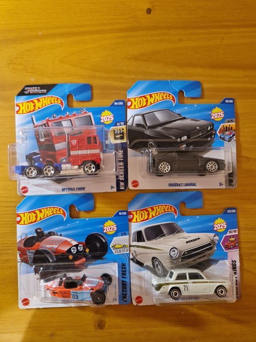 Coleção hotwheels,  ferraris, Porsches, TH