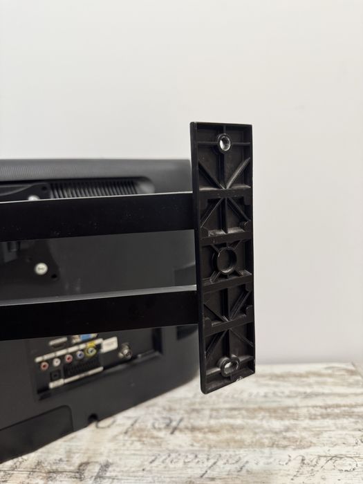 Телевізор Samsung LT24C300EW