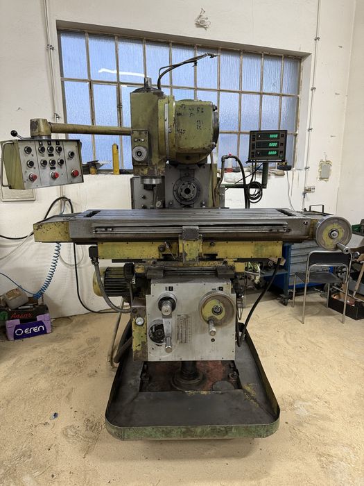 Frezarka uniwersalna FWH 40 J