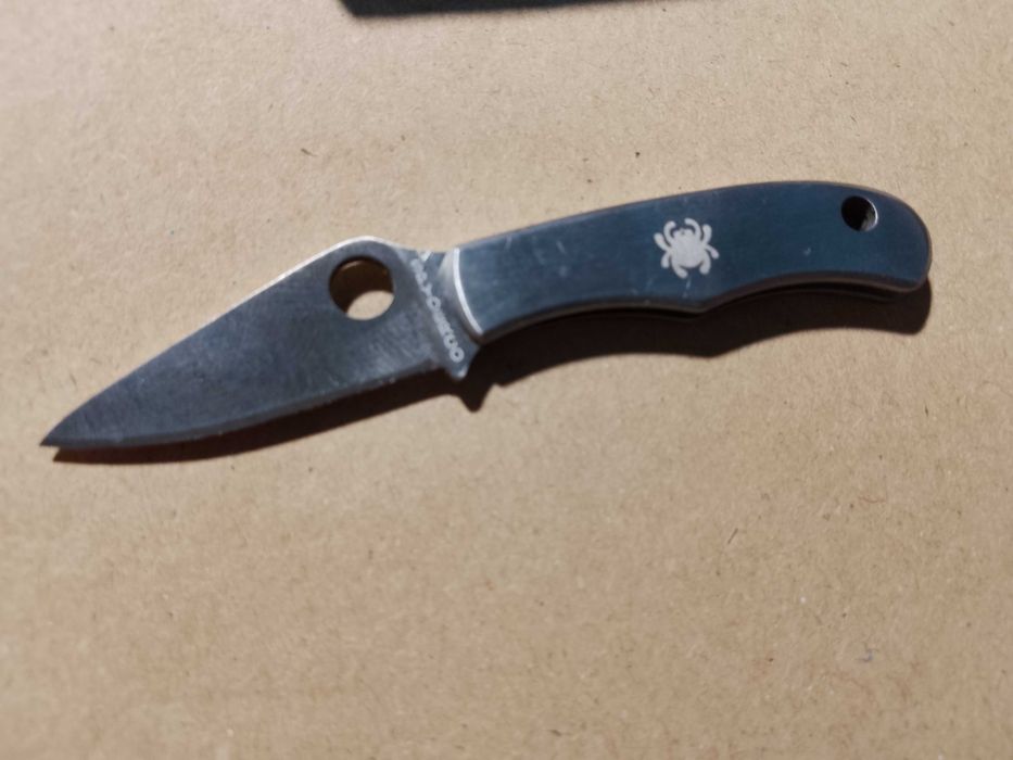 mini nóż składany Nóż składany Spyderco plus etui - nieużywany