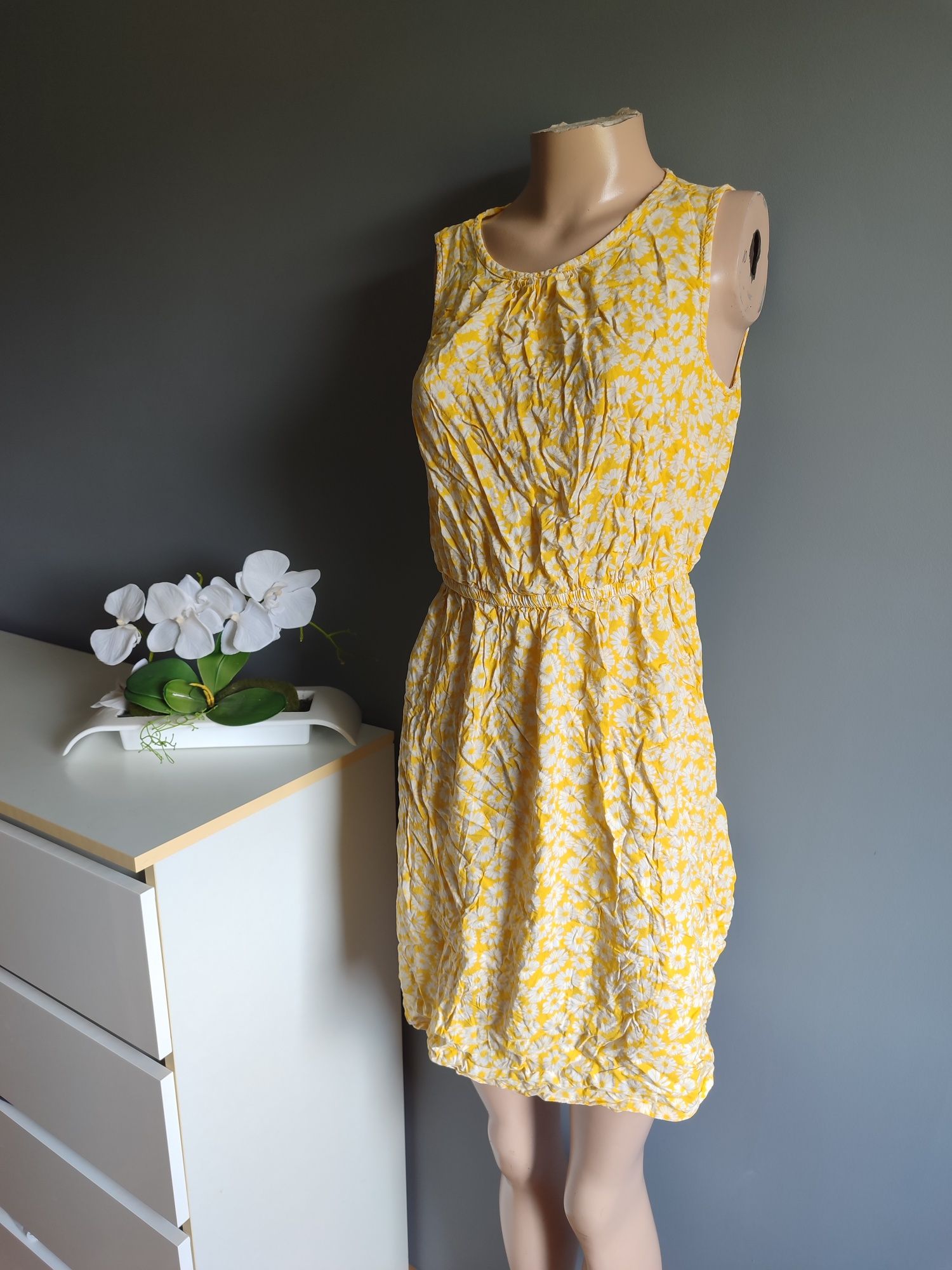 Sukienka na lato żółta w kwiaty stokrotki L 40