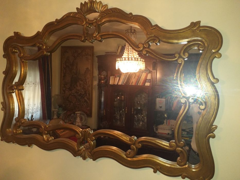 Espelho em talha dourada