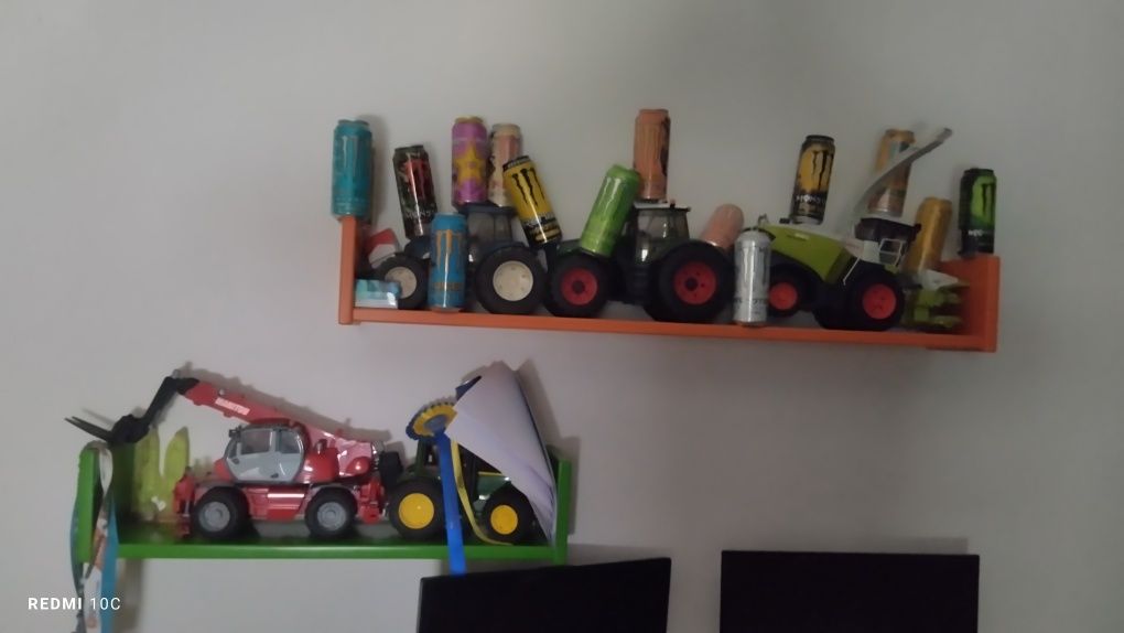 Cama,escada com gavetas,estantes,camiseiro