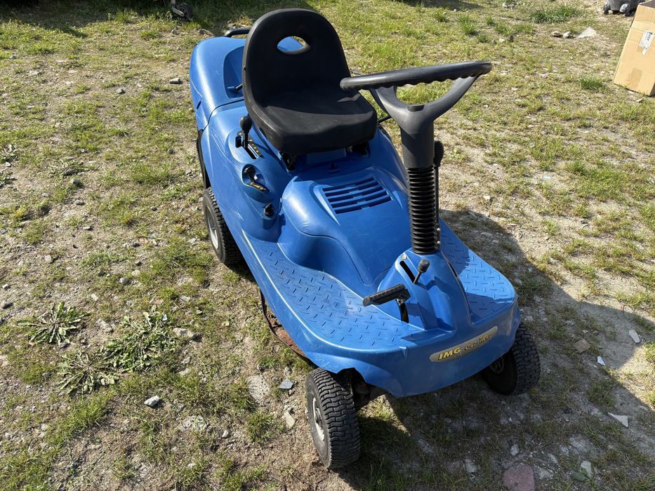 Traktorek z koszem Iseki silnik B&S 6,5 hp.