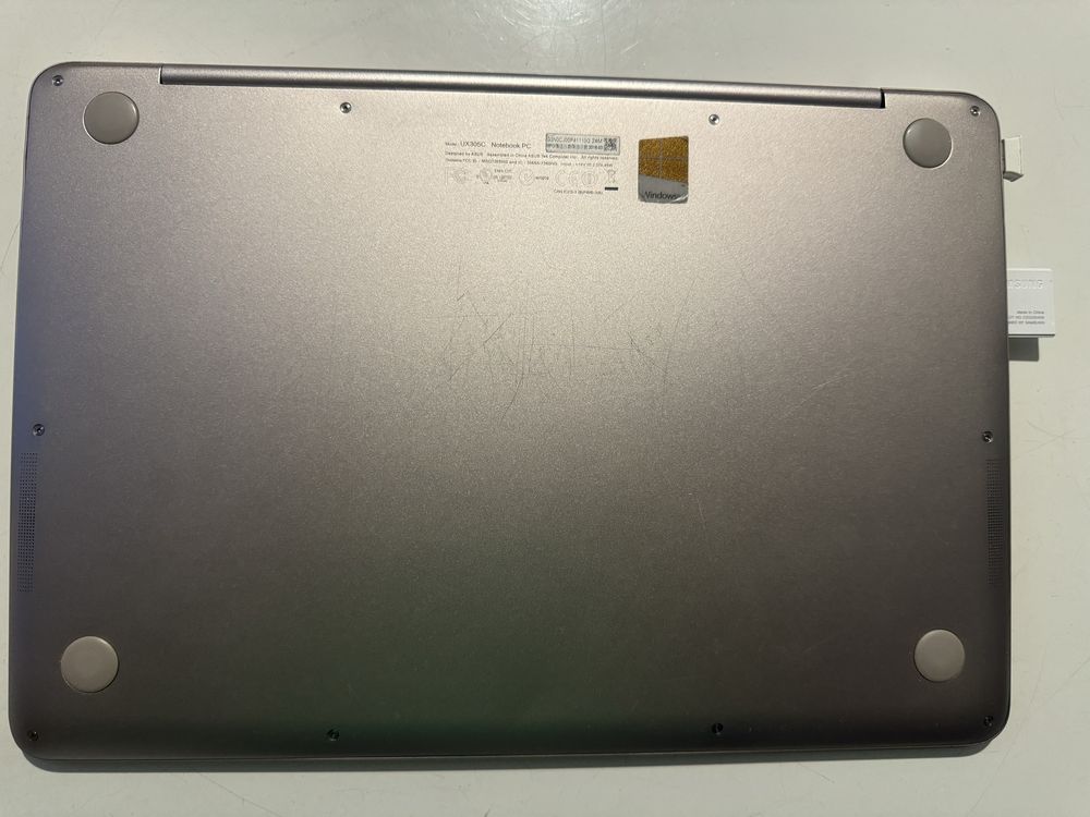 Asus Zenbook UX305C / 13,3 cala, ram 4gb, SSD 120gb