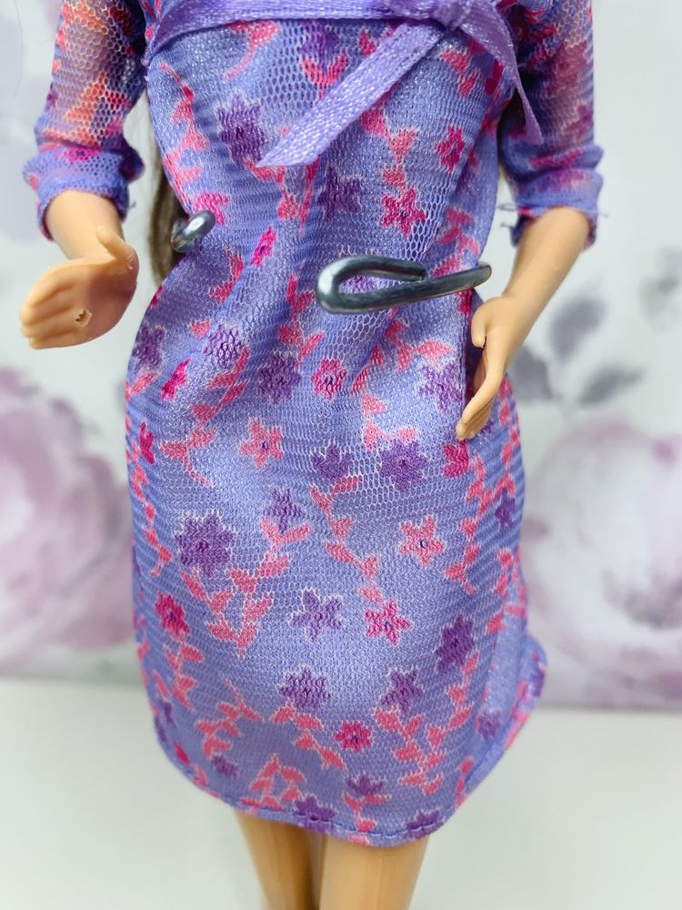 Sukienka dla lalki Barbie Midge z serii Happy Family.