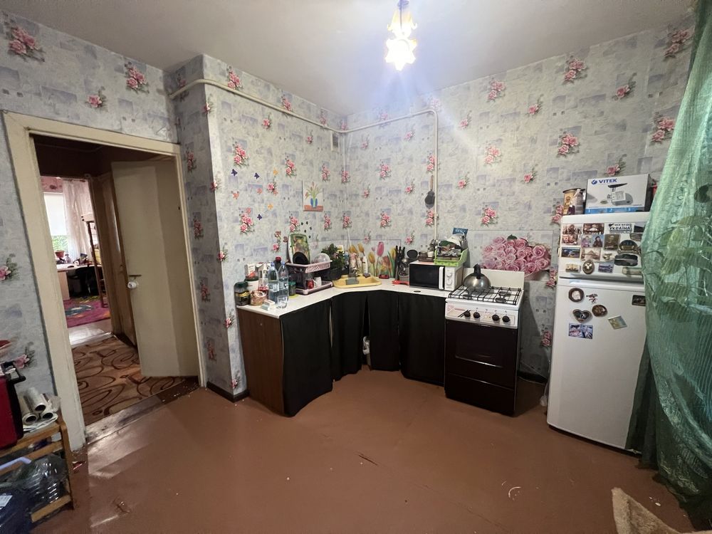 Продам 3 кімнатну квартиру по вулиці Лісового 29 ( 2-Східний ) .
