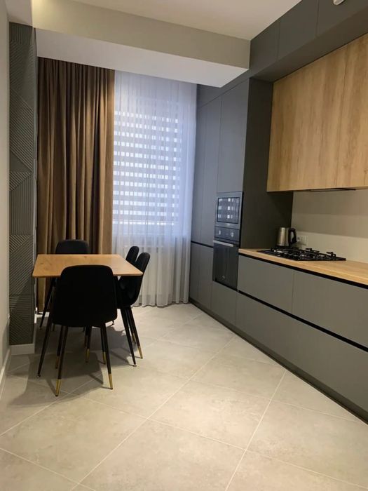 2к квартира біля центрального парку. Газ!