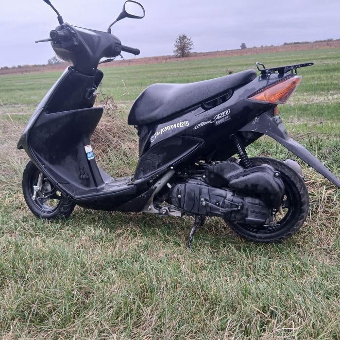 Продам скутер скзукі
