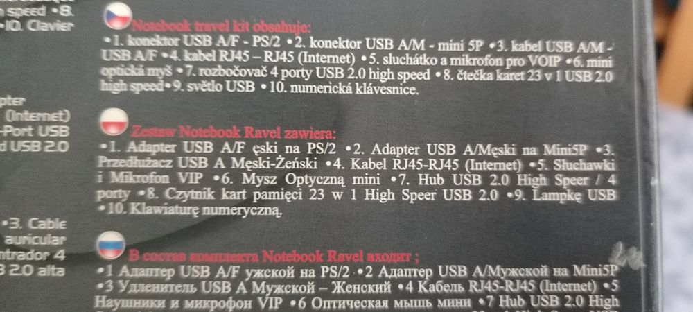 Zestaw podróżny kabli, adapterów i akcesoriów