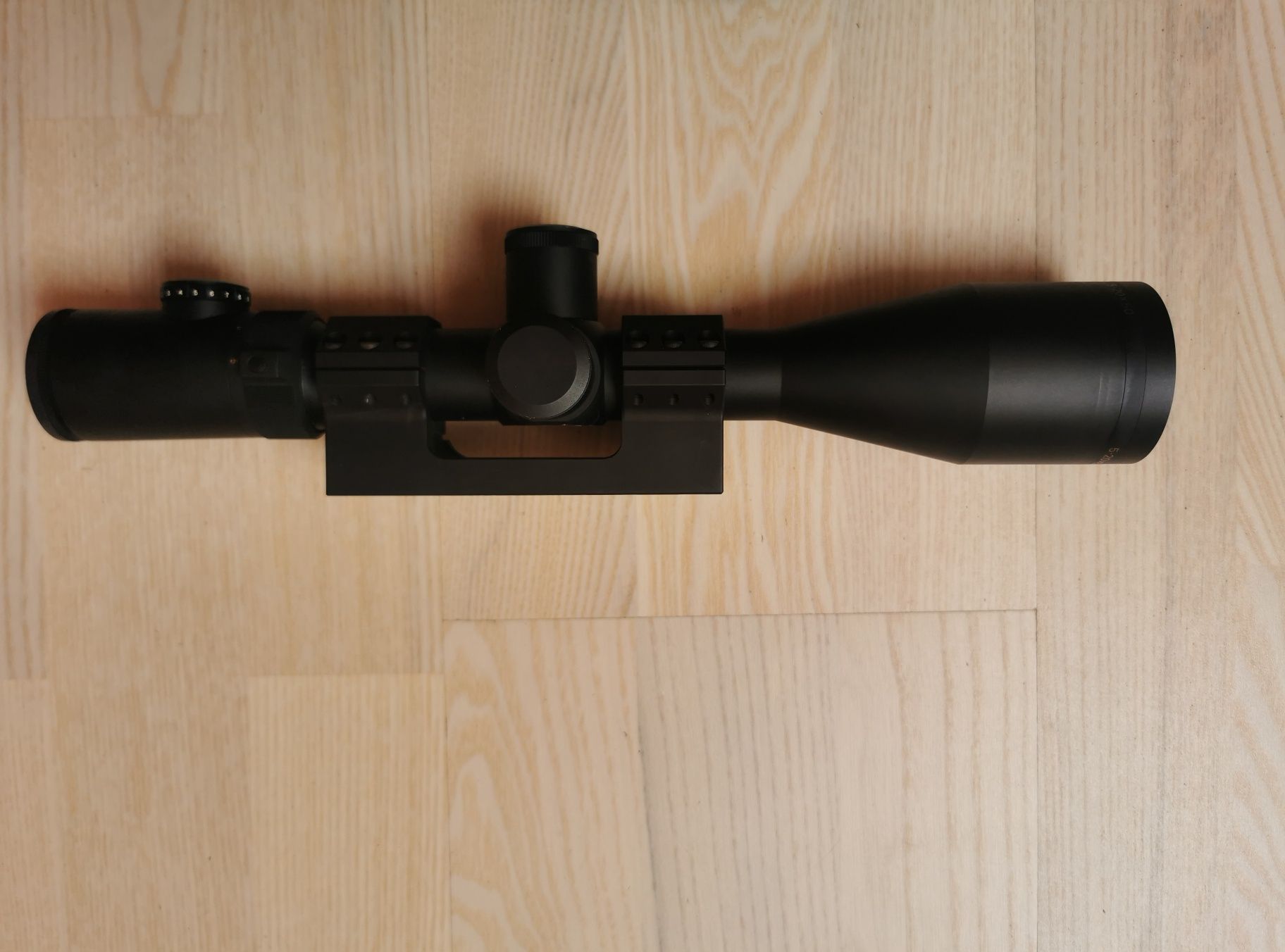 Оптичний приціл Vixen 5-20 50