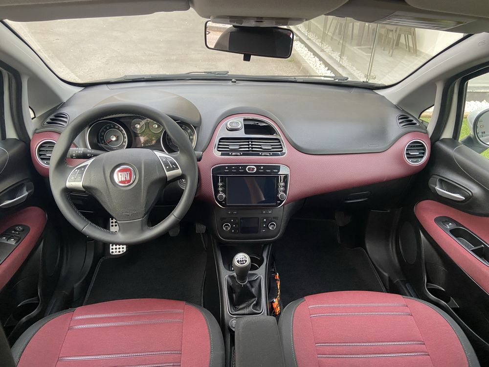 Punto Evo • 1.3 JTD • 155 mil km • Multimidia • Distribuição NOVA
