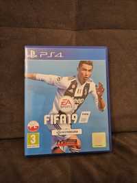 Gra FIFA 19 na PS4