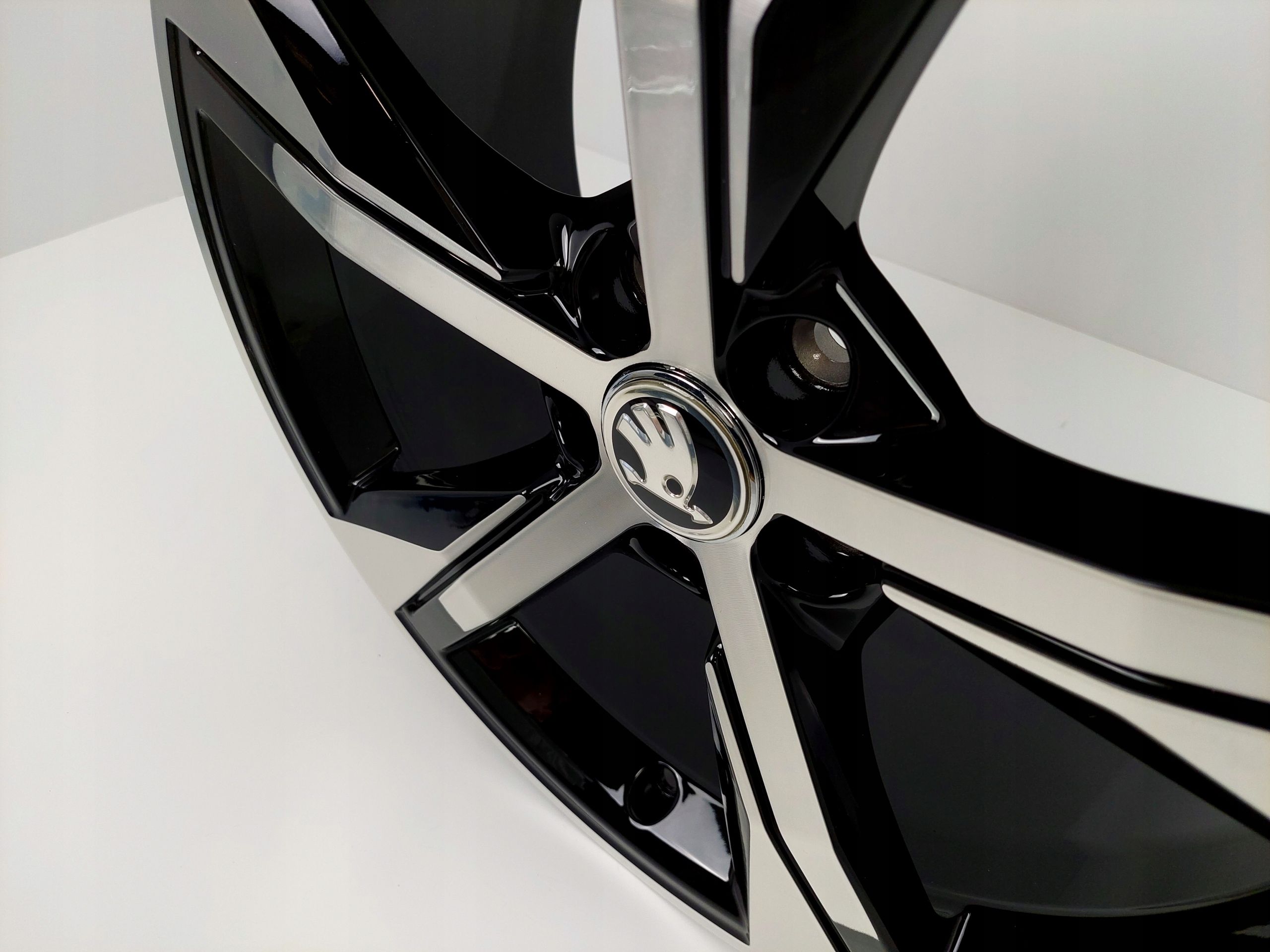 FABRYCZNIE NOWE Felgi Skoda 17" Fabia Octavia Rapid Scala