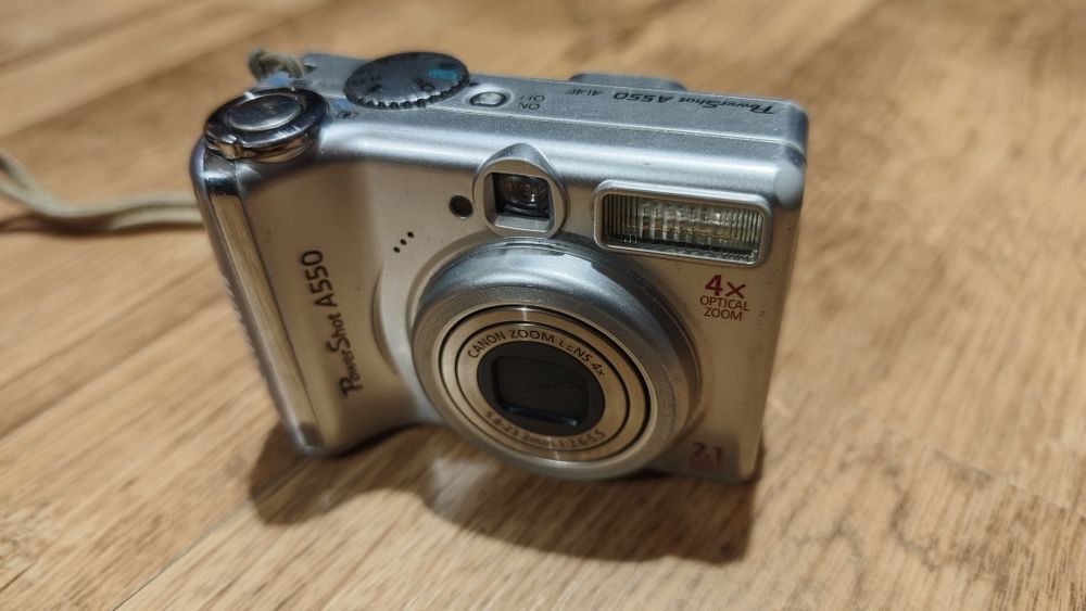Aparat fotograficzny Canon A550