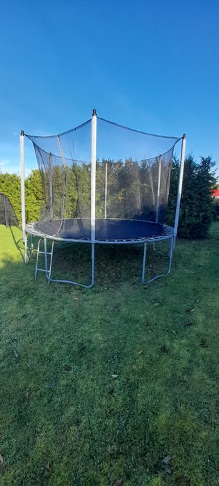 Duża Trampolina z drabinką