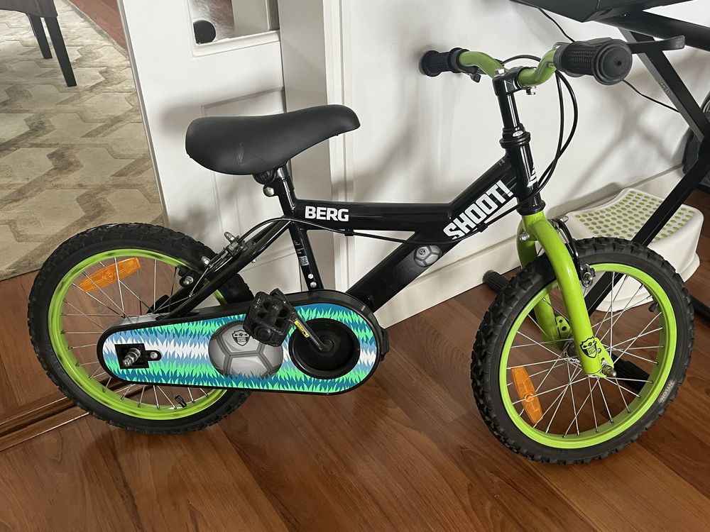 Bicicleta de crianca roda 16 (5-7 anos) marca Berg como nova