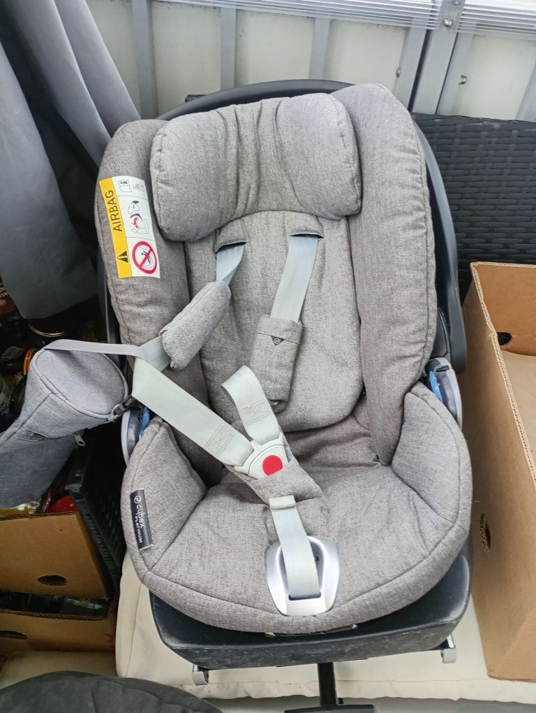 Fotelik cybex  z bazą