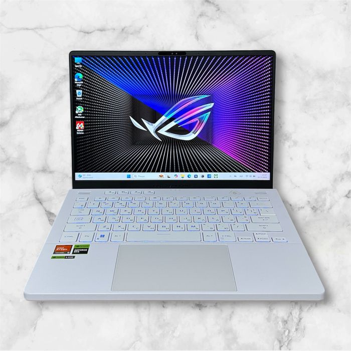 Asus Rog Ryzen 9 7940HS/48gb DDR5/2TB ssd/14’0 2K QHD 165Hz