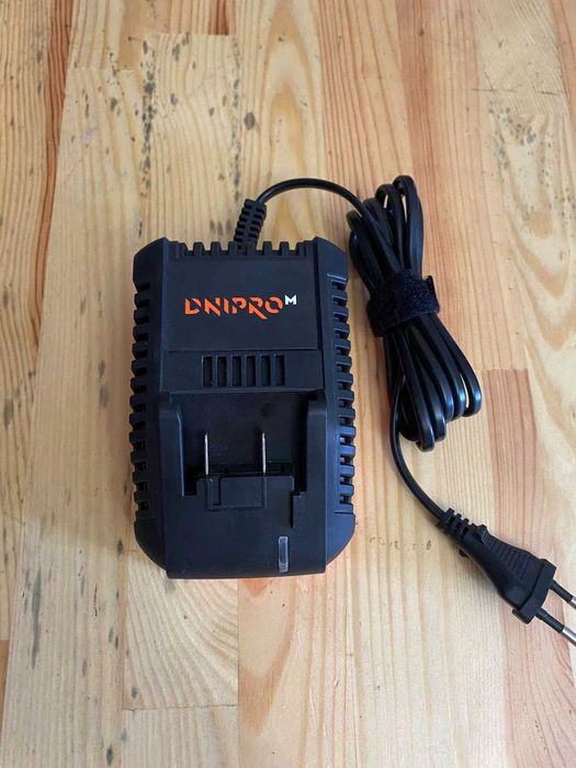 Зарядний пристрій  Dnipro-M FC-122