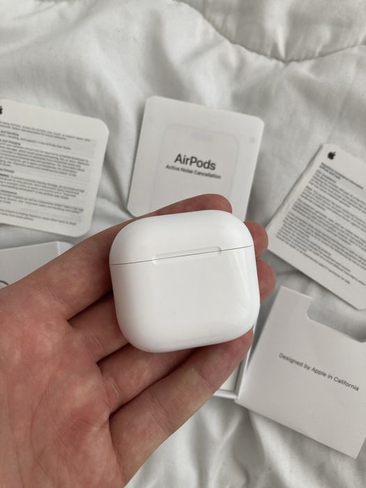 Słuchawki AirPods 4 ANC