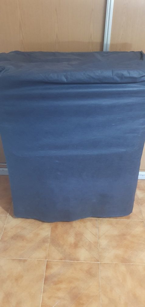Cama dobrável portátil