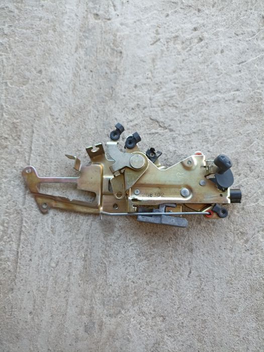 Замок задній правий Берлінго 2002р