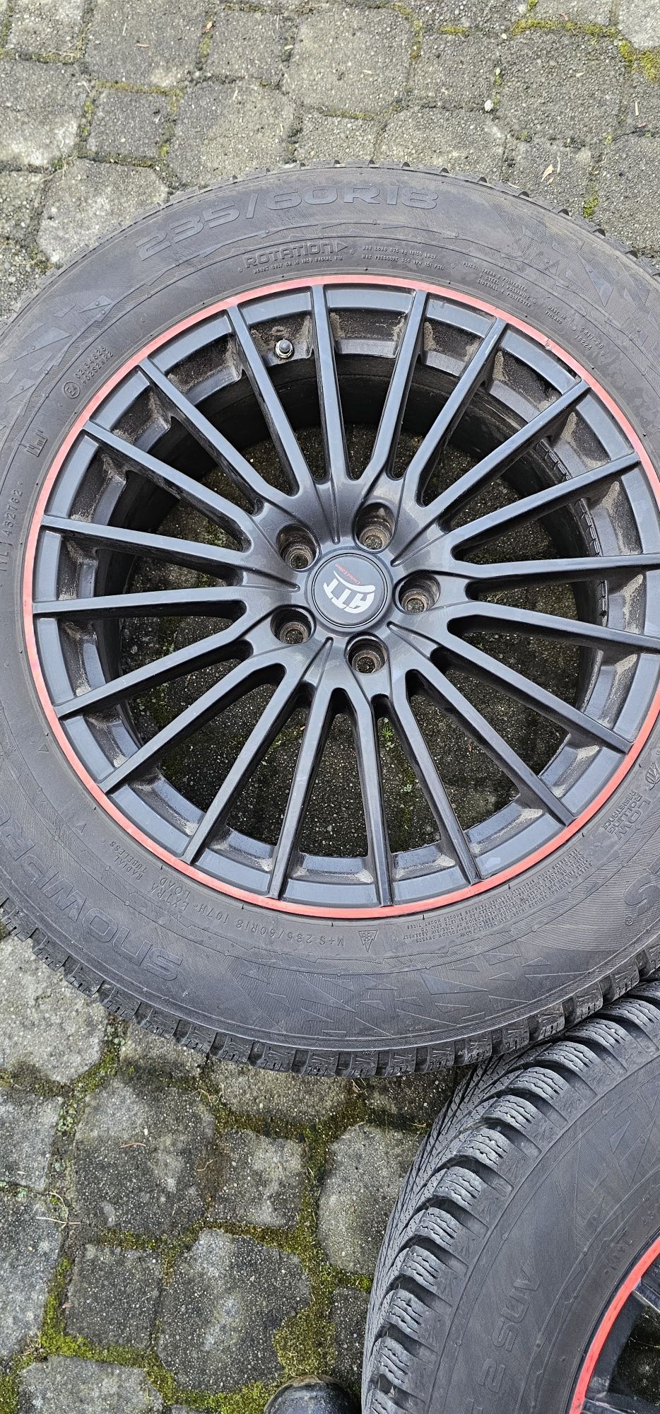 Komplet opon Nokian Winter 235/60/R18 (Rozmiar felg 8,00x18x108,00 ET