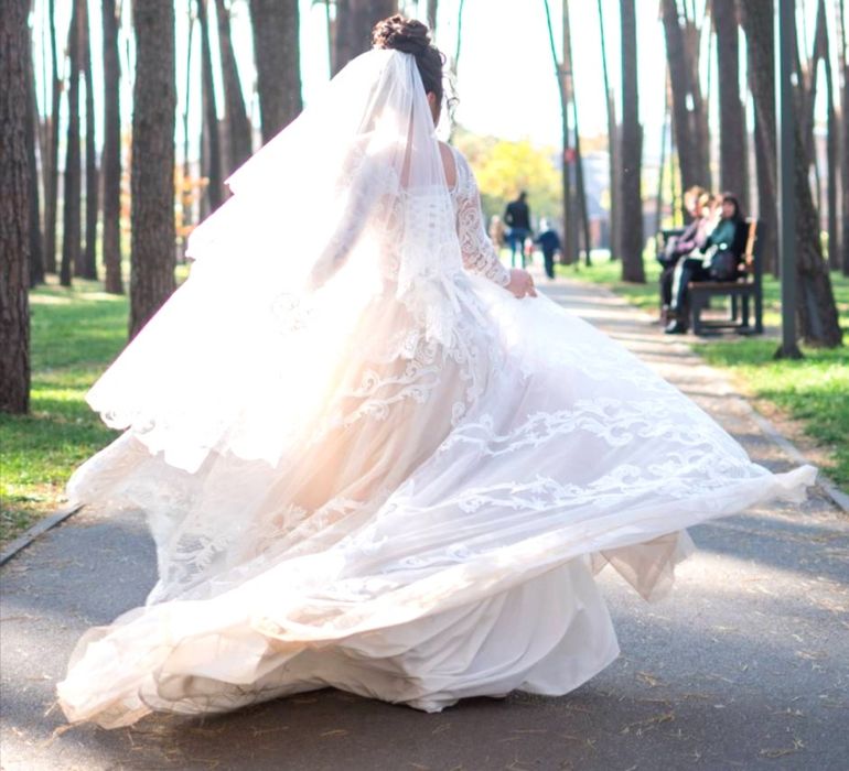 Свадебное платье на невысокую девушку !