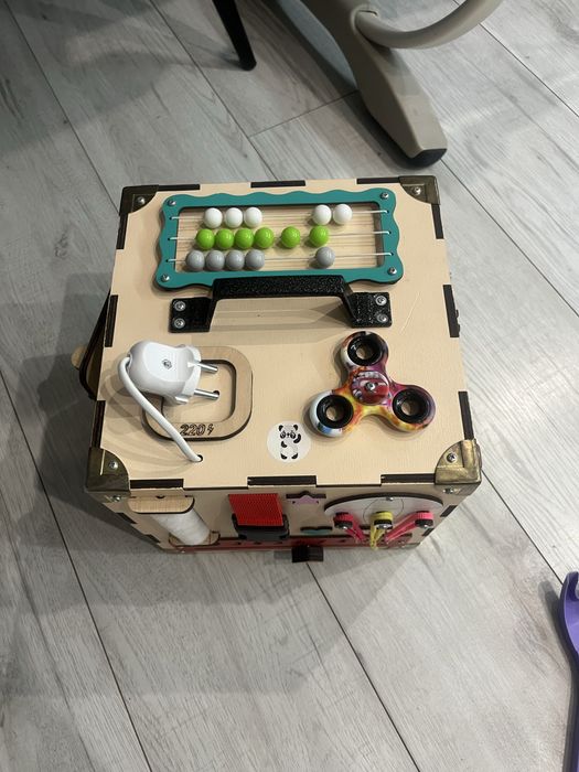 Бізікуб,бізіборд, дитячі іграшки