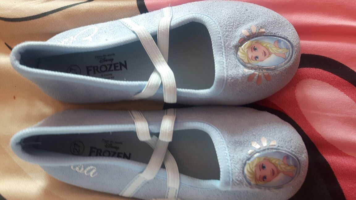 Pantufas e chinelos Frozen impecáveis T 27