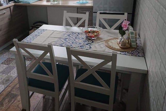 Zestaw do kuchni stół 80x120 oraz 4 szt krzeseł tapicerowanych