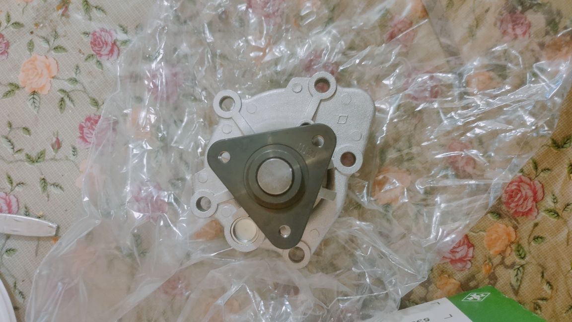 Помпа системи охолодження Jeep, Mitsubishi INA 538 0594 10