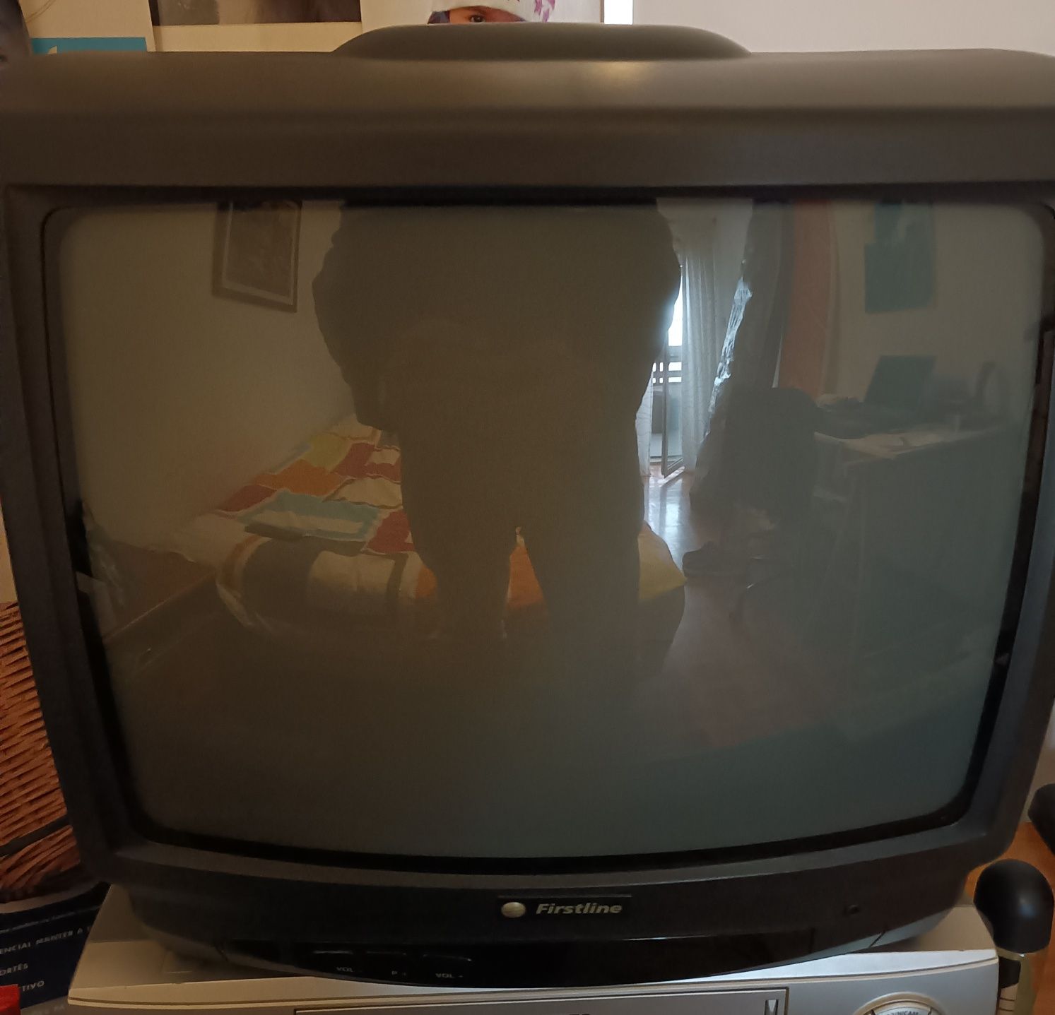 TV firtsline a funcionar