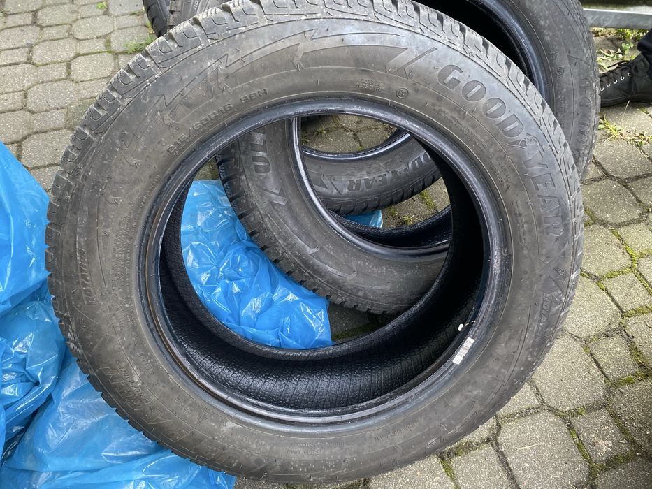 Opony zimowe 215/60/16,, b..dobry bieżnik